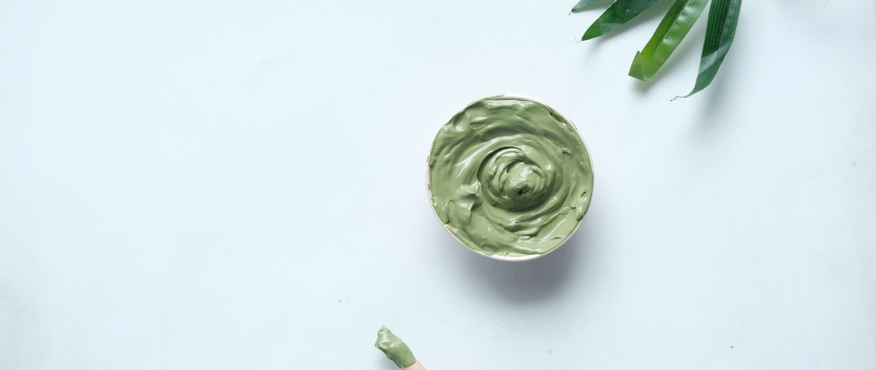 L’argile verte aux huiles essentielles soulage vraiment ?