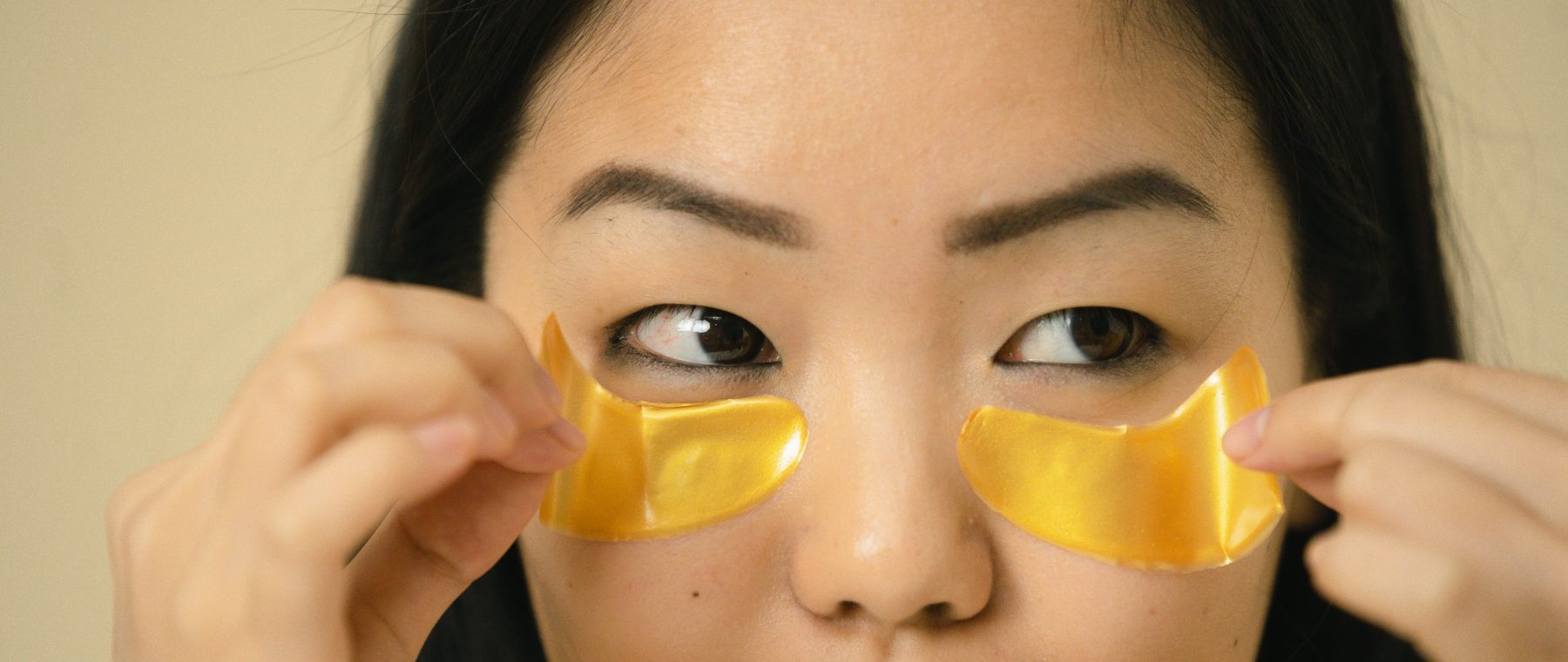 Comment poser un patch yeux sans se tromper ?