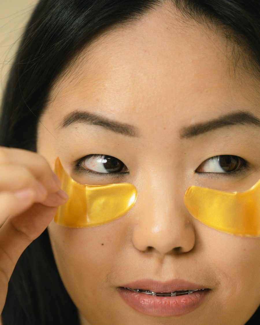 Comment poser un patch yeux sans se tromper ?