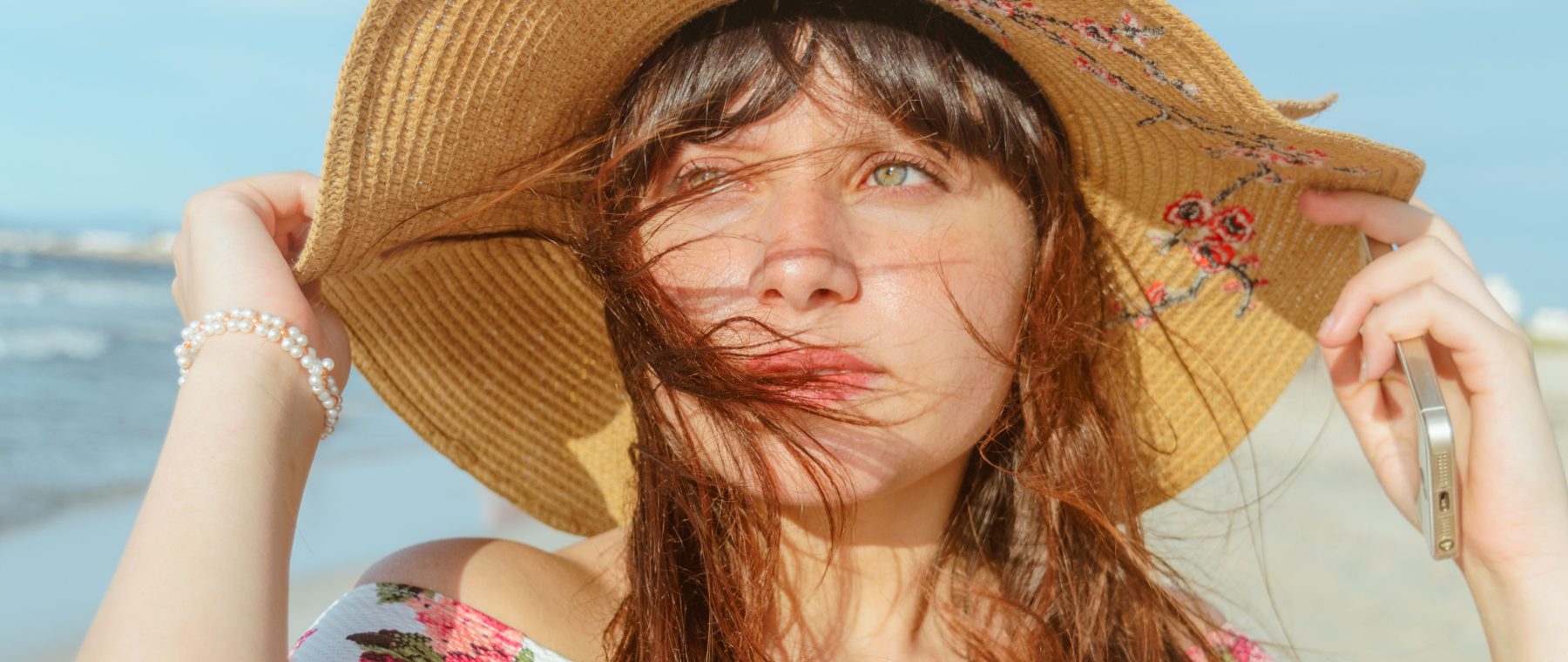 Comment éviter que le soleil abîme tes cheveux ?
