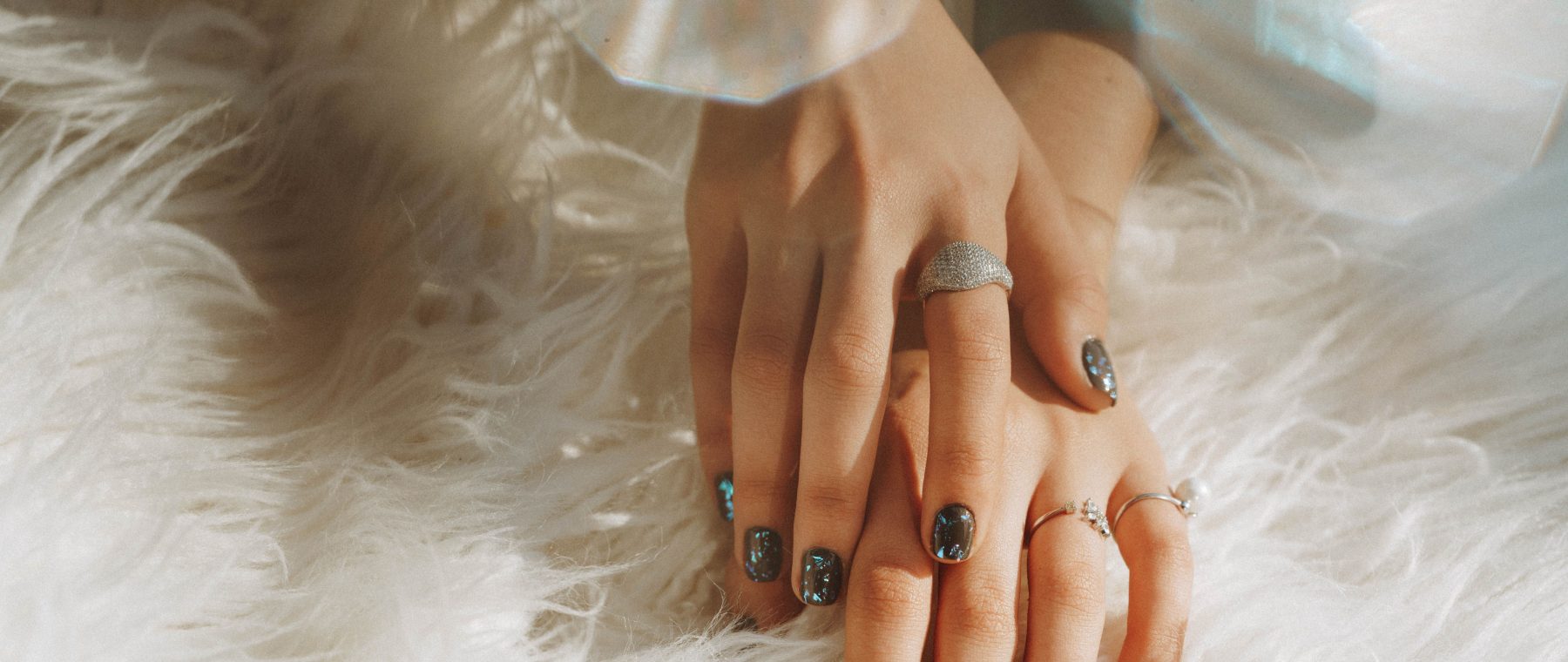 Quelle couleur et forme d&rsquo;ongles choisir cet hiver ?